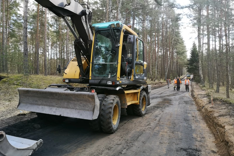 Na zdjęciu maszyny budowlane podczas prac