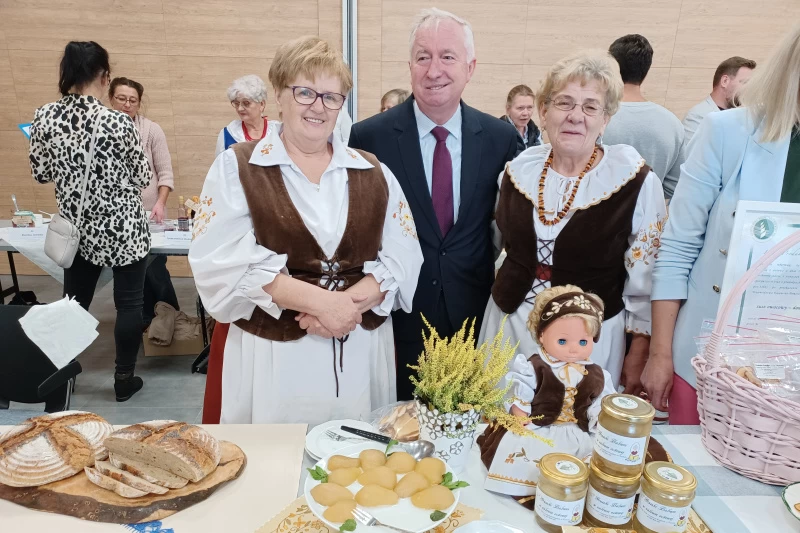 Członkinie KGW podczas targów