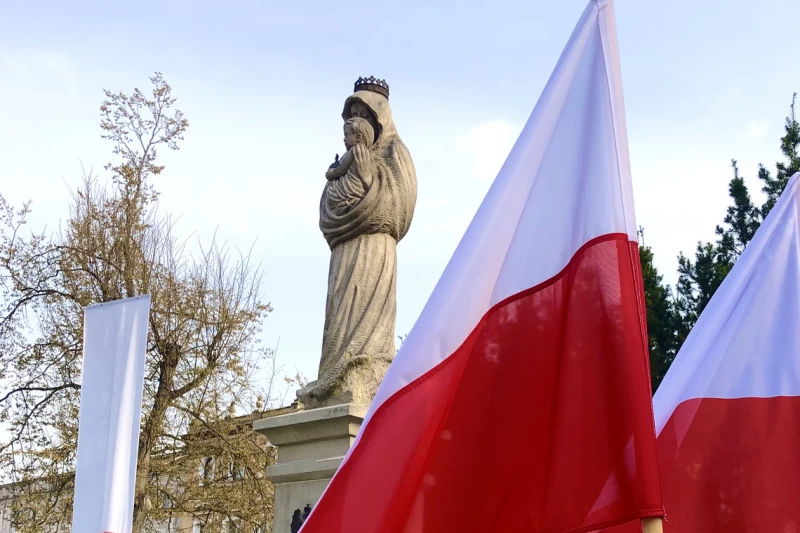 Pomnik Królowej Korony Polski