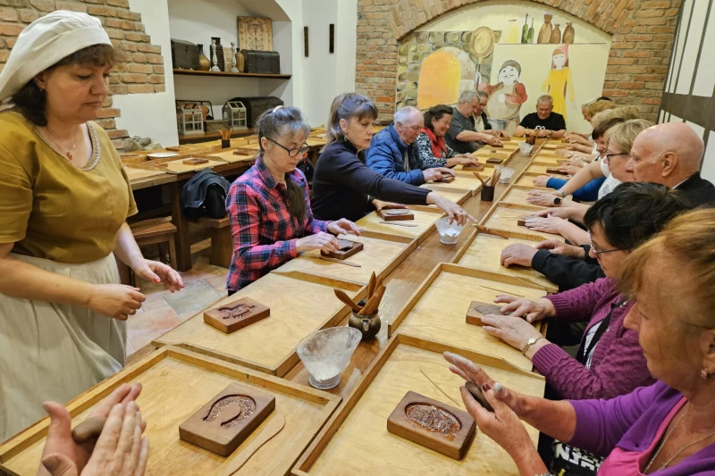 Uczestnicy warsztatów piernikarskich